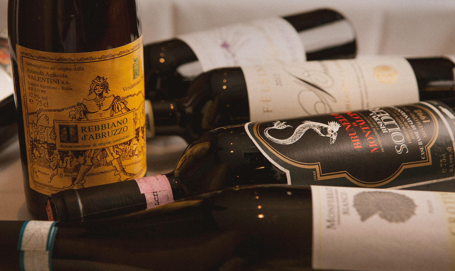 ワインボトル集合